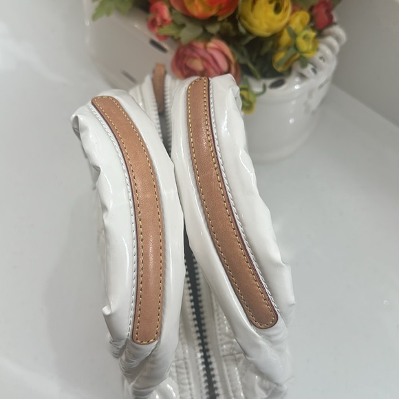 Small Sutton Deluxe Tote
MZ Wallace Patent Leather White - Picture 5 of 9